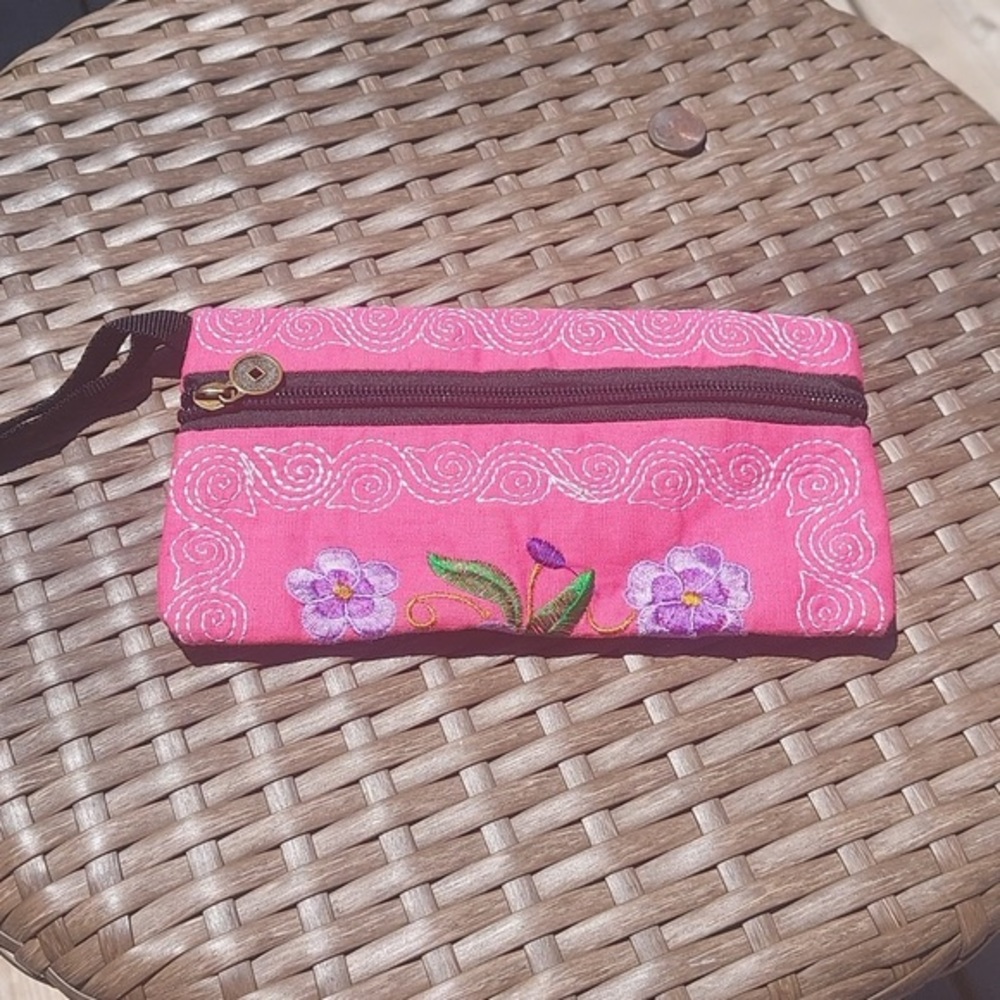 Pouch - Picture 3 of 5